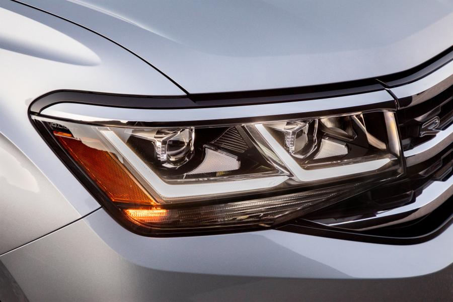 Детали экстерьера Volkswagen Atlas SEL V6 R-Line 2020 года  (фото 10 из 43)